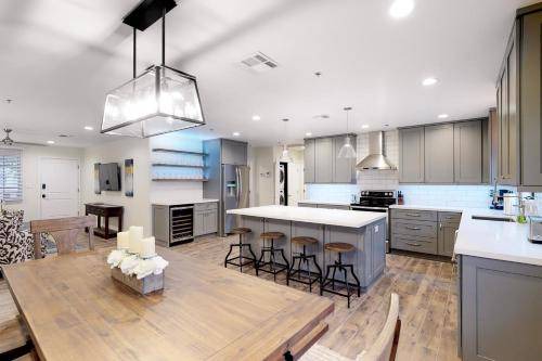 Arts District Apartment | 111 m² Apartment ∙ 2 bedrooms ∙ 6 guests