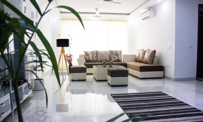 Sushant Lok Apartment | 111 m² Apartment ∙ 3 bedrooms ∙ 9 guests