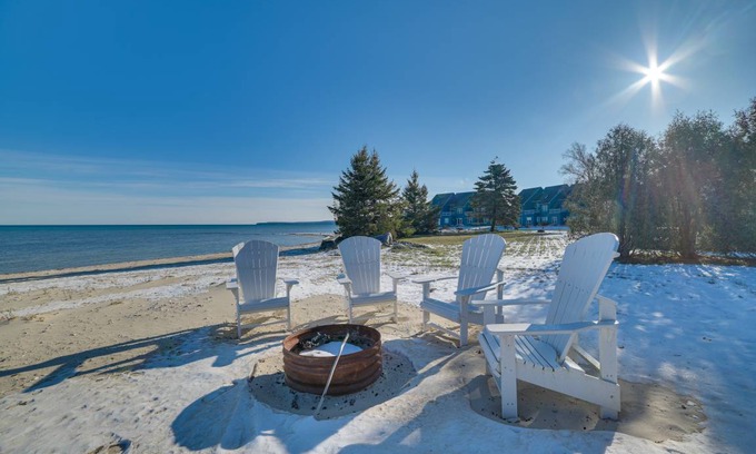 St Ignace Cottage | 111 m² Cabin ∙ 3 bedrooms ∙ 6 guests