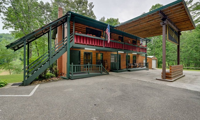 Robbinsville House | 111 m² House ∙ 2 bedrooms ∙ 4 guests