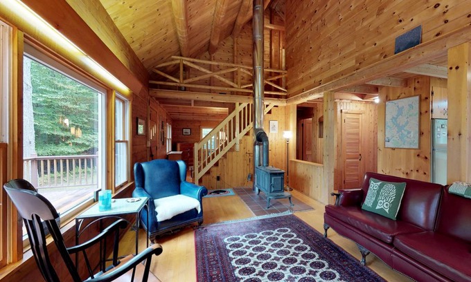 Beaver Cove Cabin | 112 m² Cabin ∙ 3 bedrooms ∙ 6 guests