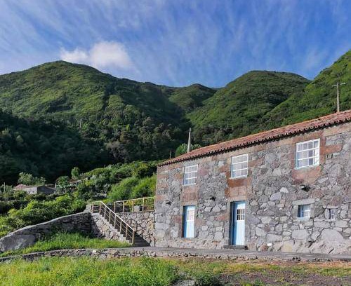 Faja dos Vimes House | 115 m² Farmhouse ∙ 3 bedrooms ∙ 11 guests