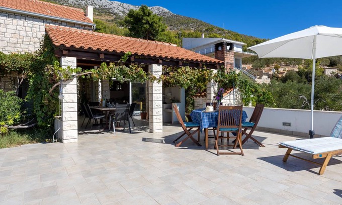 Sveta Nedjelja House | 115 m² House ∙ 3 bedrooms ∙ 6 guests