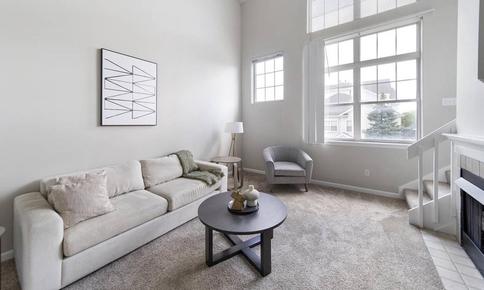 West Dundee Apartment | 119 m² Apartment ∙ 2 bedrooms ∙ 4 guests