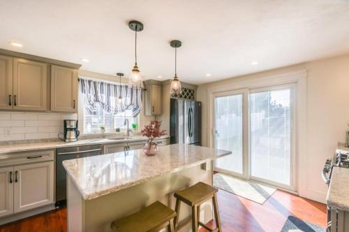 Sandwich House | 12 Feake Avenue Sandwich - Cape Cod