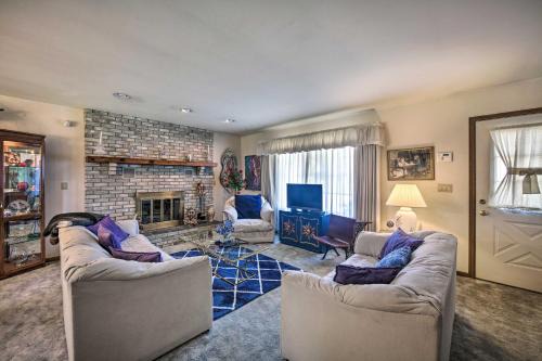 Harrisburg House | 12 Mi to Hersheypark Family Home with Deck!