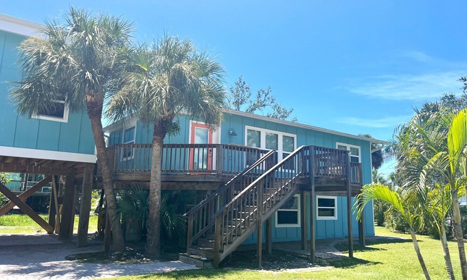 Mid Island House | 120 - 122 Falkirk Island Cottage - Quaint apartment by the Beach!
