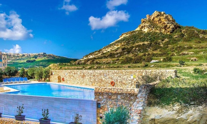 Marsalforn Apartment | 120 m² Apartment ∙ 3 bedrooms ∙ 7 guests