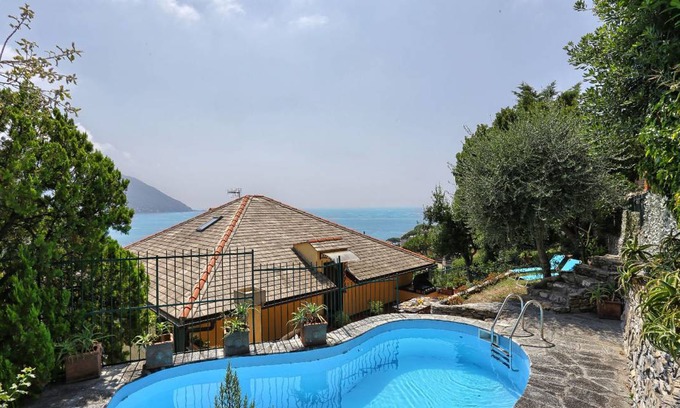 Recco House | 120 m² House ∙ 3 bedrooms ∙ 6 guests