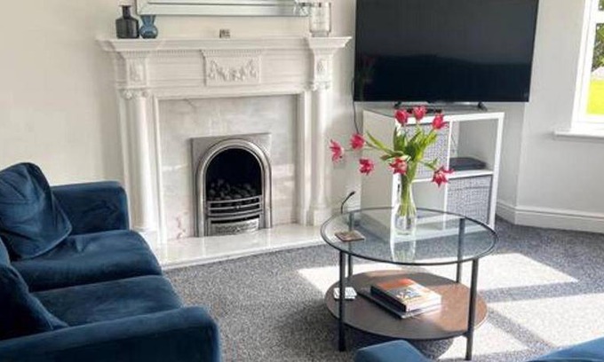 East Kilbride House | 120 m² House ∙ 3 bedrooms ∙ 6 guests