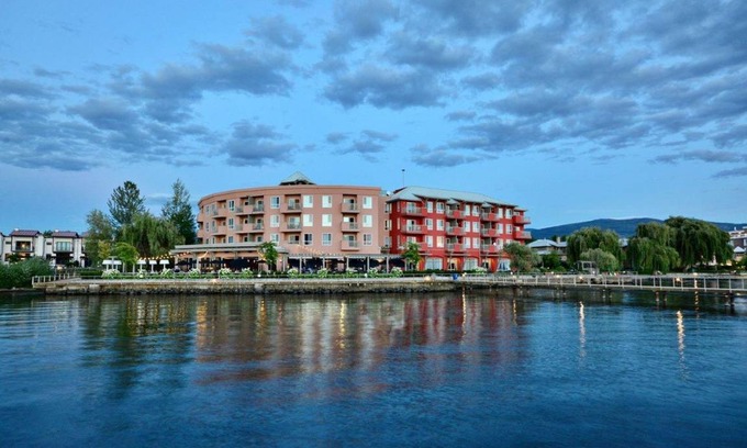 South Pandosy Resort | 121 m² Resort ∙ 3 bedrooms ∙ 20 guests