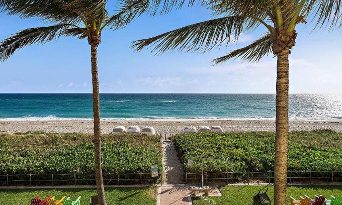 Palm Beach Hotel | 121 m² Hotel ∙ 3 bedrooms ∙ 127 guests