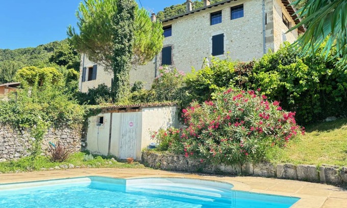 Hostun House | 122 m² Gîte ∙ 3 bedrooms ∙ 6 guests