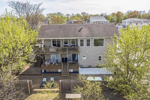 Keansburg House | 123) Beach front oasis - Hot tub - Sleeps 7
