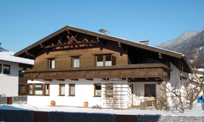 Prutz Apartment | 125 m² Apartment ∙ 1 bedroom ∙ 12 guests