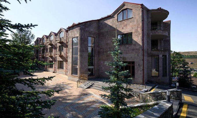 Tsaghkadzor Hotel | 130 m² Hotel ∙ 4 bedrooms ∙ 25 guests