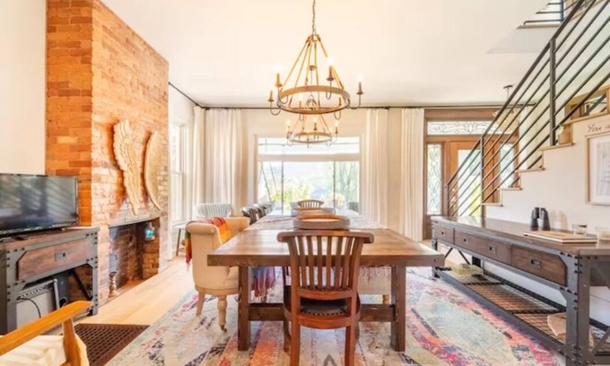 Colliers House | 130 Yr Old Whimsical Gem On 1.3 River Front Acres