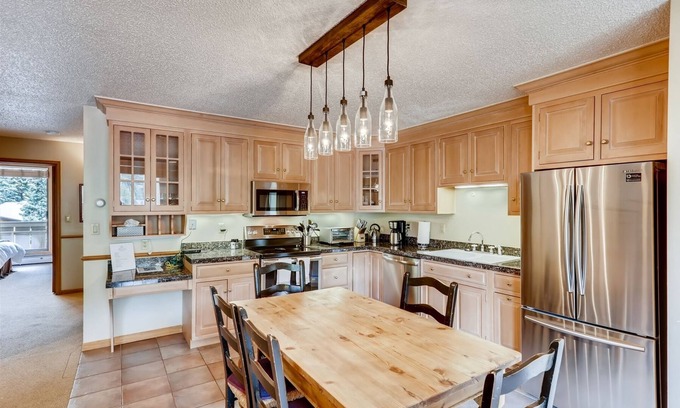 Vail Condo | 131 W Meadow Dr., Scorpio #403, Vail Village - Near Lifts, Wood Burning Fireplace