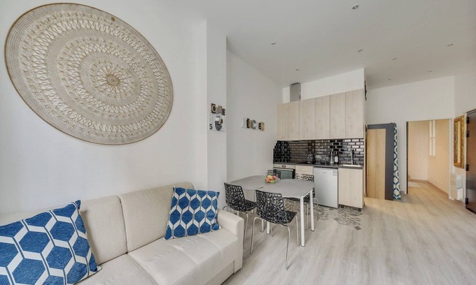 Quartier de la Porte-Saint-Denis Apartment | 133 Suite Charly - Superb apartment in Paris.