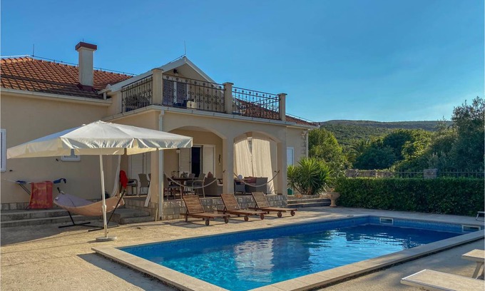 Radovici House | 136 m² House ∙ 3 bedrooms ∙ 6 guests