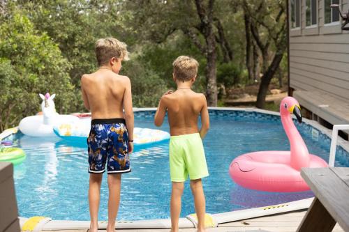 Spicewood House | 14 Ppl! Prvt Hot Tubs, Fire-pits 2 Homes, Venue