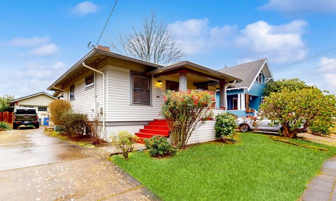 Rose City Park House | 140 m² House ∙ 2 bedrooms ∙ 3 guests