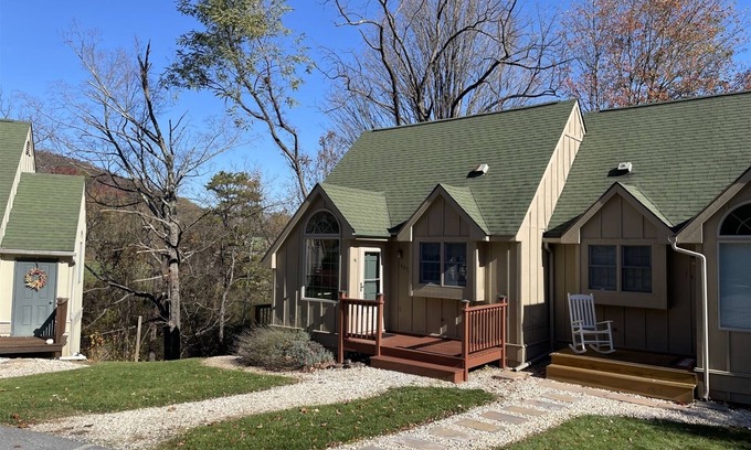 Mercersburg House | 14052 Maple Way | Townhouse at Blairs Ridge