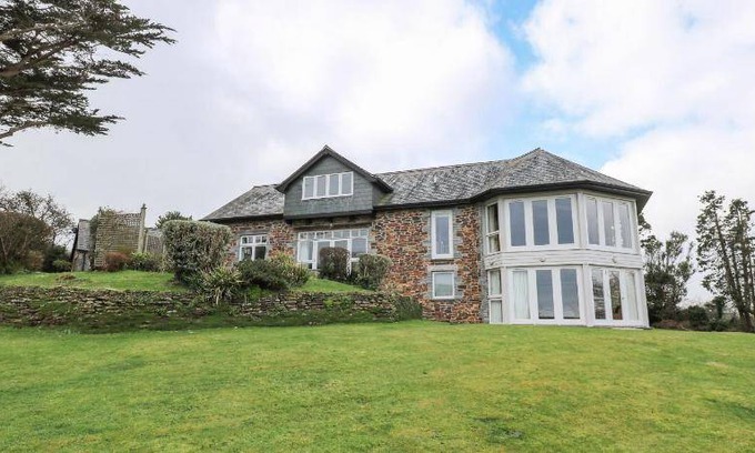 Helford House | 145 m² House ∙ 4 bedrooms ∙ 8 guests