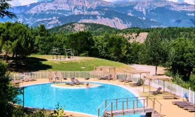 Recoubeau-Jansac Ski Chalet | 15 m² Chalet ∙ 1 bedroom ∙ 2 guests