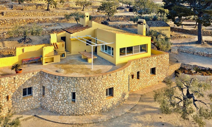 Tortosa House | 15 minutes to the sea, your vacation paradise in the middle of an olive grove!