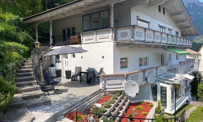 Arzl im Piztal Apartment | 150 m² Apartment ∙ 4 bedrooms ∙ 8 guests