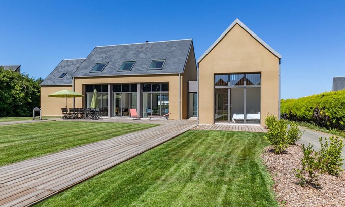 Pleubian House | 150 m² House ∙ 4 bedrooms ∙ 12 guests