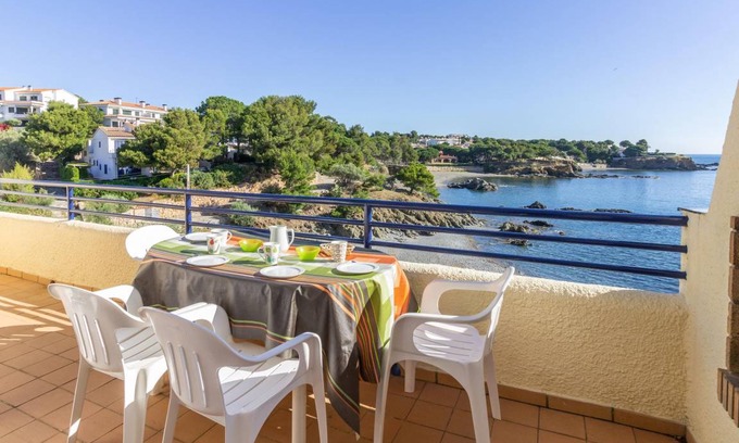Llanca House | 150 m² House ∙ 4 bedrooms ∙ 10 guests