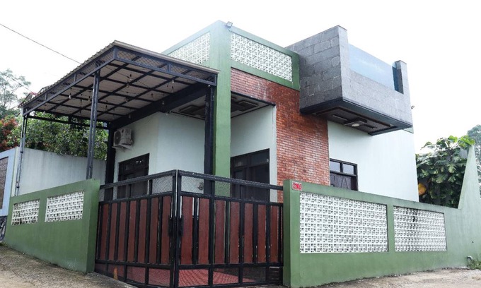 Cigombong Villa | 150 m² Villa ∙ 2 bedrooms ∙ 15 guests
