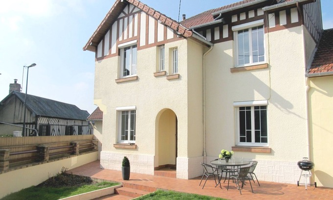 Beuzeville House | 15km from HONFLEUR * HOUSE WITH GARDEN * SAUNA * All shops * Pets welcome