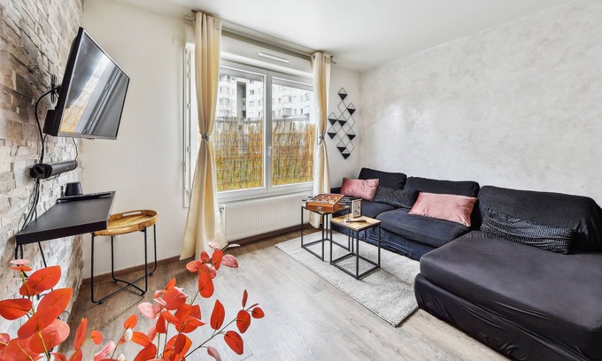 Bezons Apartment | 15min from La Défense and 25min from Paris