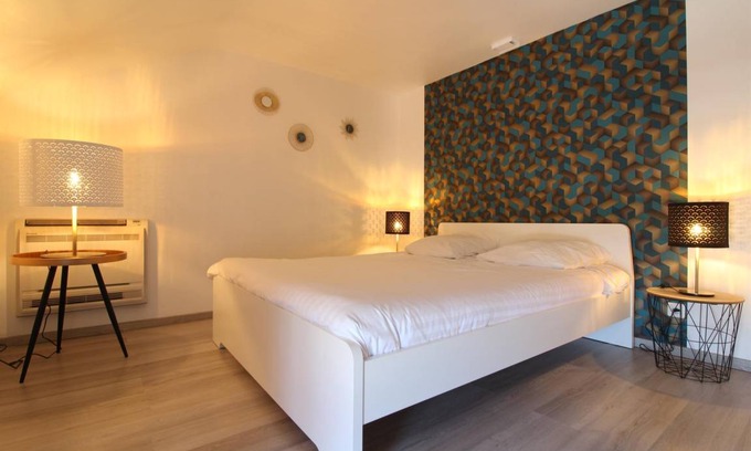 Ruffey-les-Beaune Hotel | 16 m² Hotel ∙ 1 bedroom ∙ 2 guests