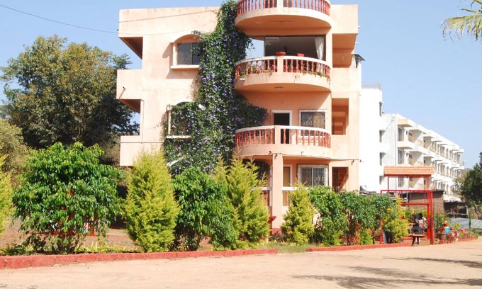 Panchgani Villa | 160 m² Villa ∙ 3 bedrooms ∙ 12 guests