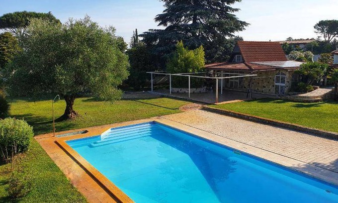 Latina Lido Villa | 1600 m² Villa ∙ 5 bedrooms ∙ 11 guests