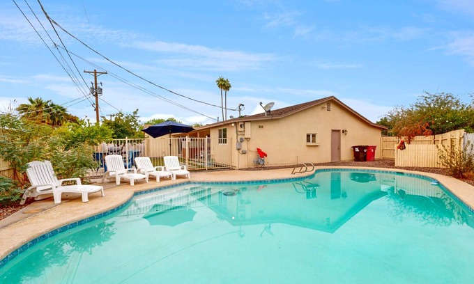 New Papago Parkway House | 163 m² House ∙ 4 bedrooms ∙ 10 guests