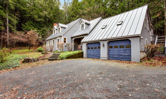 West Hartford House | 167 m² House ∙ 3 bedrooms ∙ 6 guests