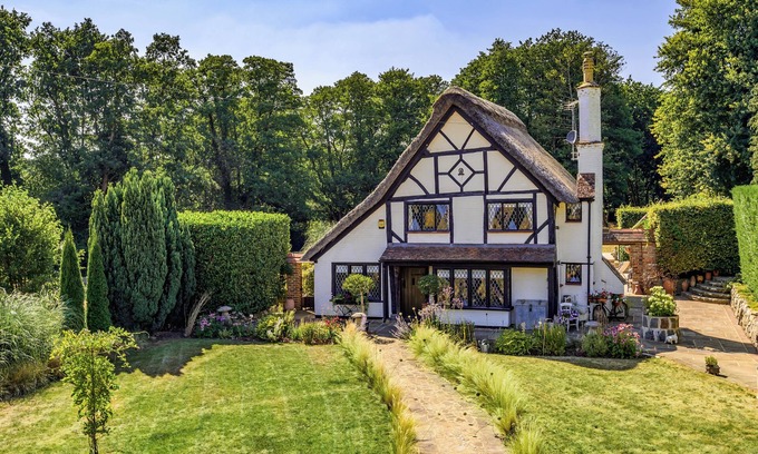 Bisley Cottage | 16th Century Chocolate box Thatched Cottage within 2.5 Acres