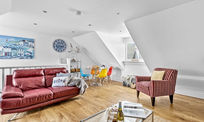 Torcross Apartment | 17 At The Beach - an apartment that sleeps 4 guests in 2 bedrooms