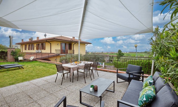 Calmasino Villa | 170 m² Villa ∙ 4 bedrooms ∙ 9 guests
