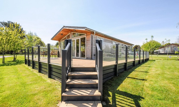 Dobwalls Cottage | 17 MEADOW RETREAT, pet friendly, with a garden in Dobwalls