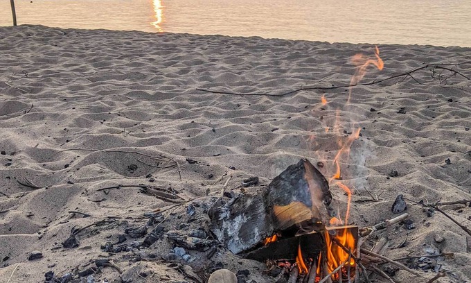 Ontonagon Cottage | 17 Mi to Porkies: Getaway Steps to Beach & Main St