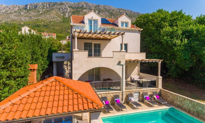 Mokosica Villa | 170 m² Villa ∙ 6 bedrooms ∙ 14 guests