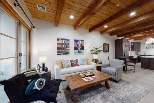 Menlo Park House | 175 m² House ∙ 2 bedrooms ∙ 6 guests
