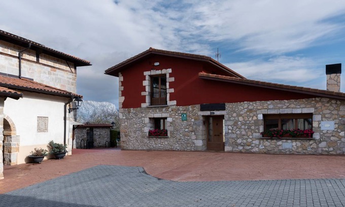 Asparrena House | 175 m² House ∙ 6 bedrooms ∙ 16 guests