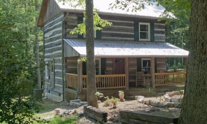 Clinton Cabin | 1790 Era Original Log Cabin in beautiful East Tennessee - Samuel Harned Cabin